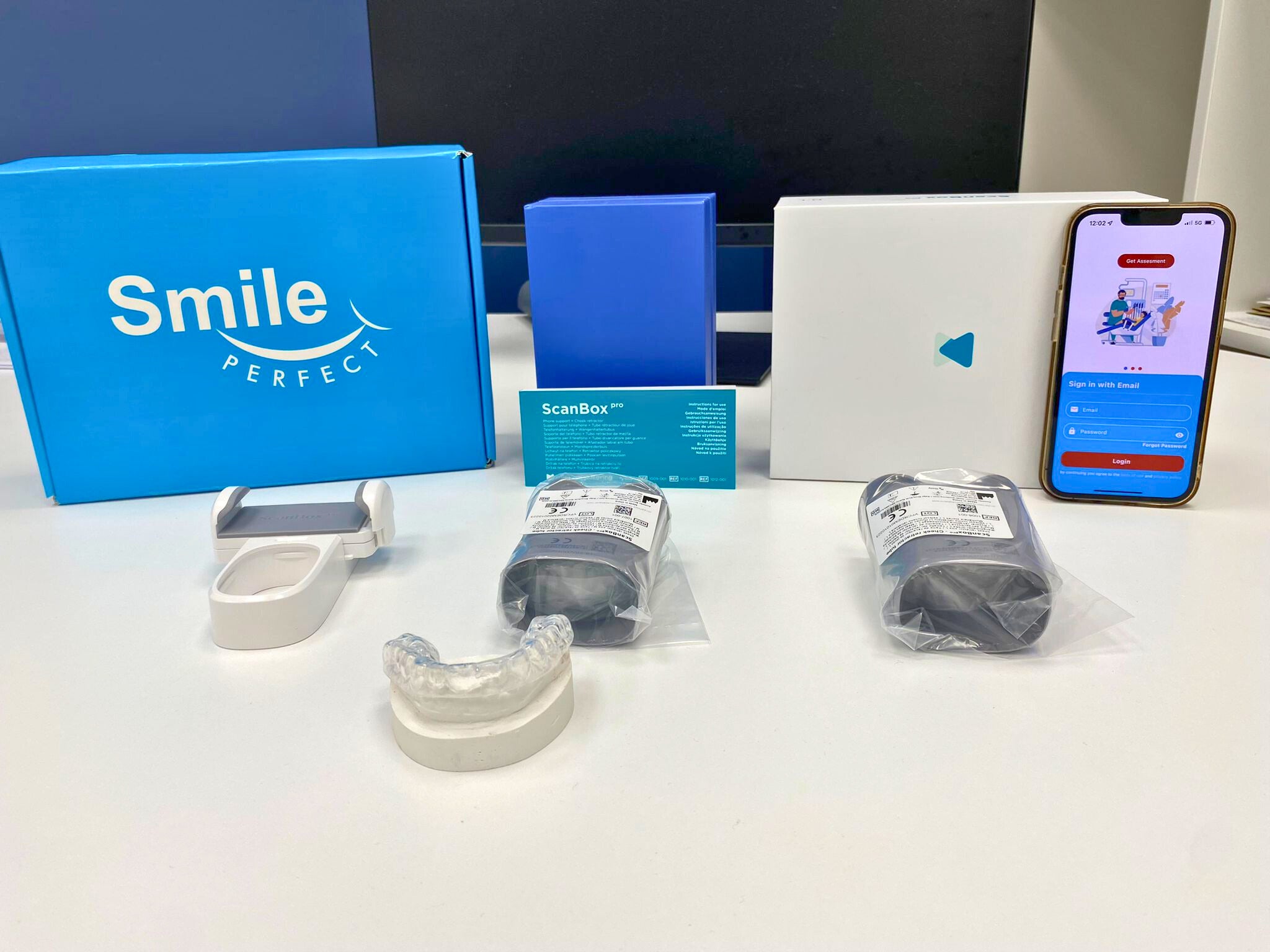 Smile Perfect clear aligner products and monitoring kit